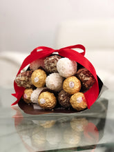 Cargar imagen en el visor de la galería, Ramo de Fresas y Chocolates Panamá