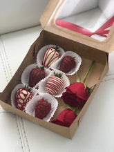 Cargar imagen en el visor de la galería, Caja de Rosas, Fresas y Chocolates Panamá