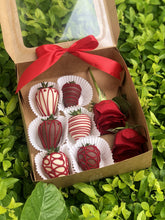 Cargar imagen en el visor de la galería, Caja de Rosas, Fresas y Chocolates Panamá