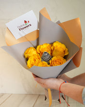 Cargar imagen en el visor de la galería, Ramo Rosas Amarillas
