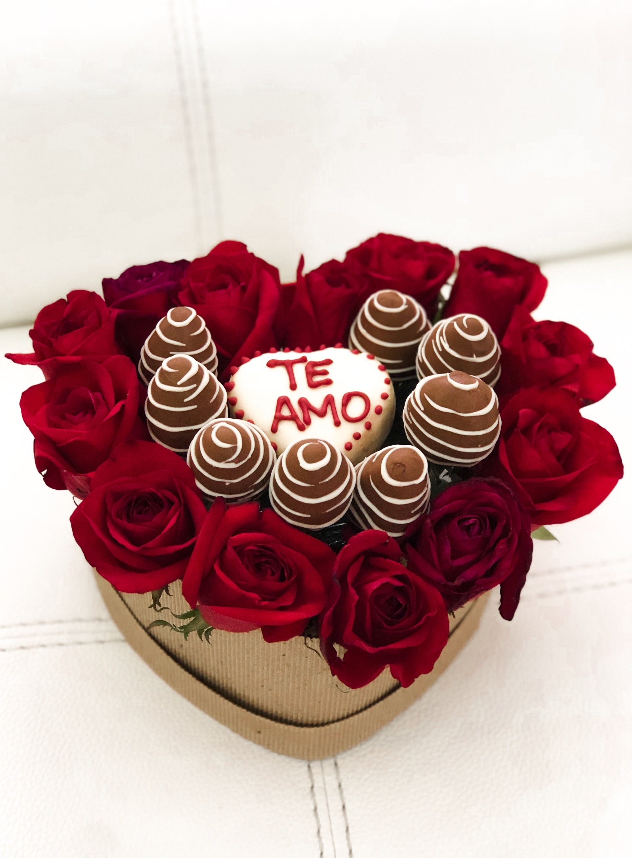 Arreglos de Frutas y Chocolates - Arreglos Frutales Comestibles Panama –  Dolce Flowers Panama Pty, image size:2048x2778